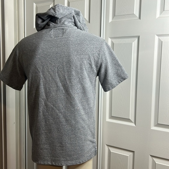 American Eagle Gray Short Sleeve Hoodie with Pocket S - Picture 4 of 6